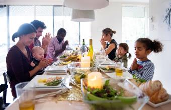 9 Kids' Thanksgiving Prayers + Tips for Writing Their Own