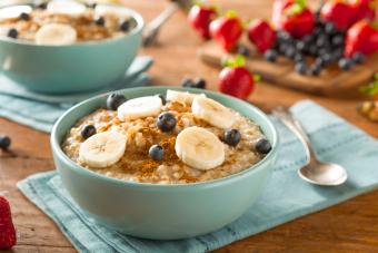 Slow Cooker Oatmeal Recipes + Toppings to Warm Your Belly