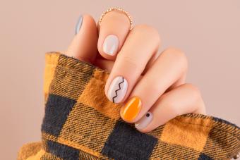 12 October Nail Ideas & Colors That Capture the Month Perfectly