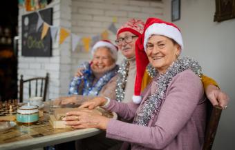 20+ Holiday Nursing Home Ideas to Spread Cheer & Joy This Season