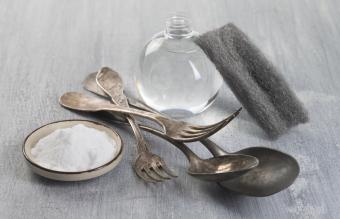 3 Methods to Clean Silver With Baking Soda (& Why It's Better) 