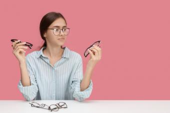 How to Choose Eyeglasses Frames That Are Perfect for Your Face